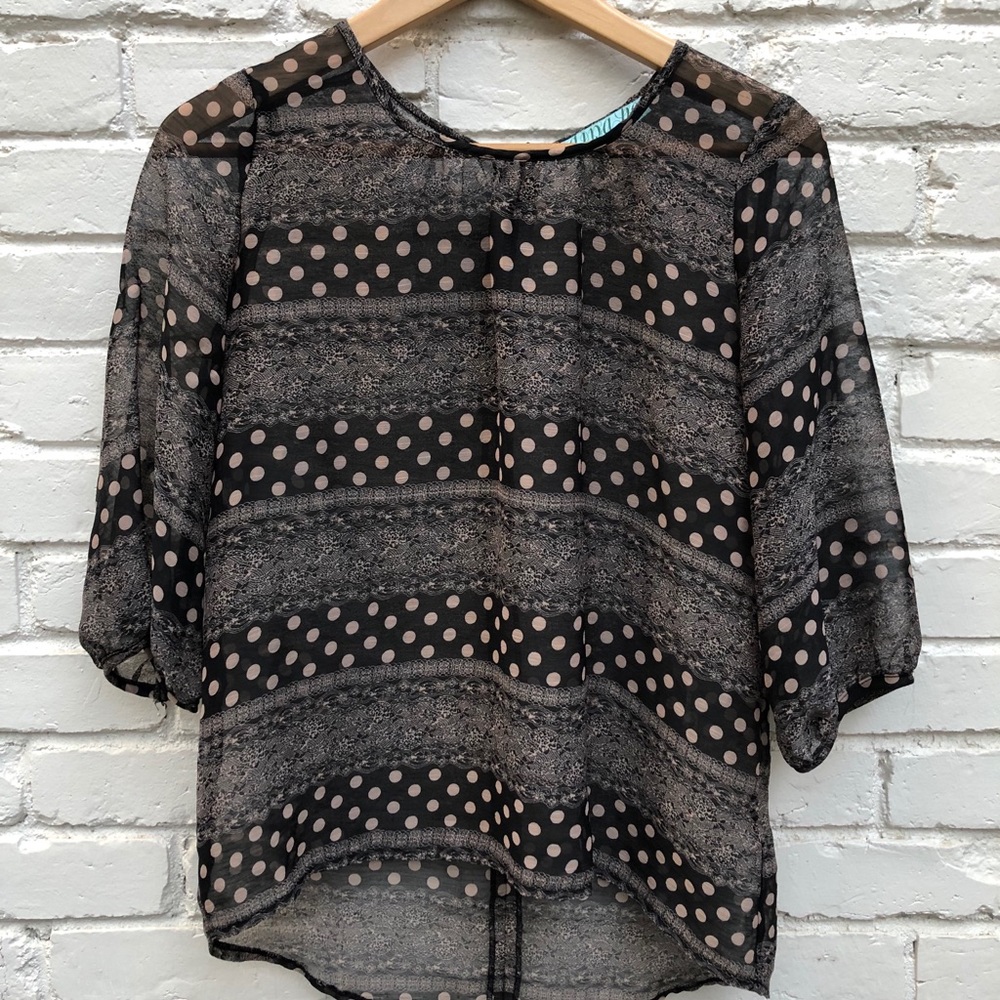 Sheer 3/4 sleeve hi-low top